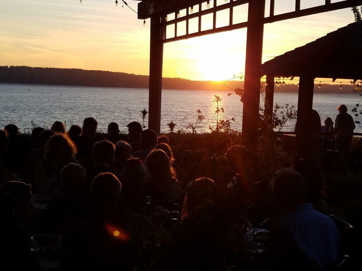 Camano Island Inn Exterior photo